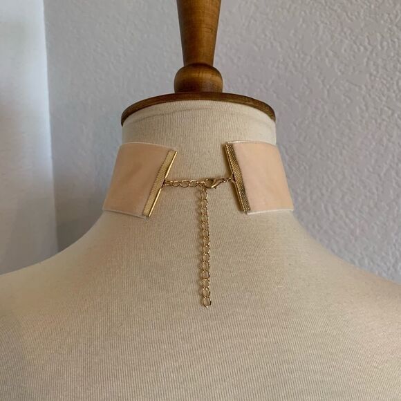 BOGO! Pale Peach Velvet Choker Necklace Boho Goth - Picture 4 of 7